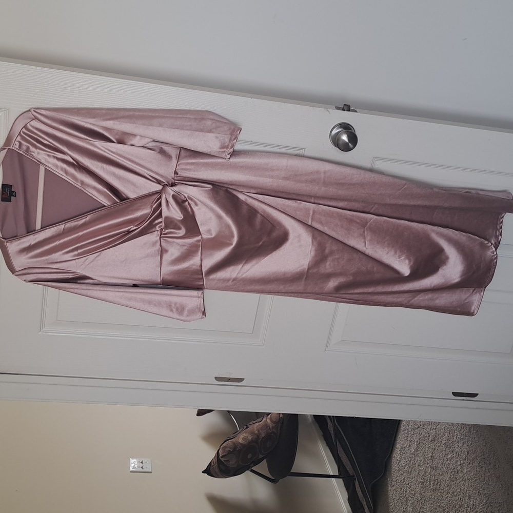 Nwot Pink Satin like Dress💕